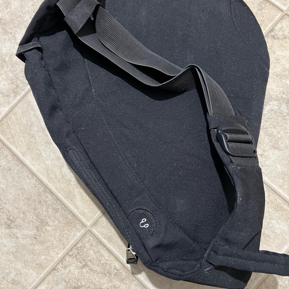 JanSport Black Sling Bag - Picture 2 of 3